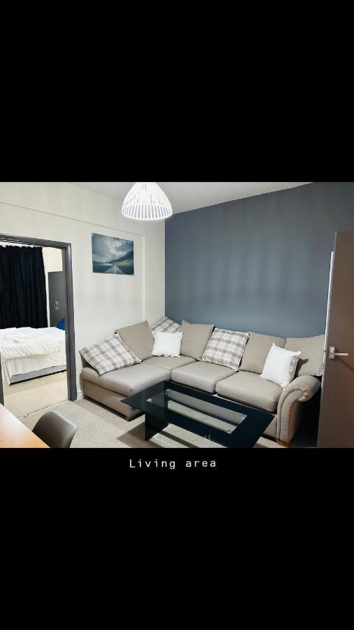 2 Bedroom Double Bed In East London Exterior foto